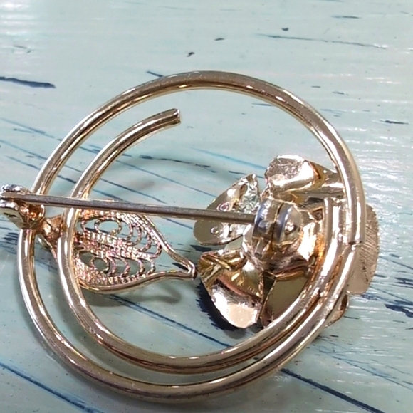 Sarah Coventry | Vintage Gold Tone Floral Rose Leaf Circular Brooch 1" - Picture 5 of 8